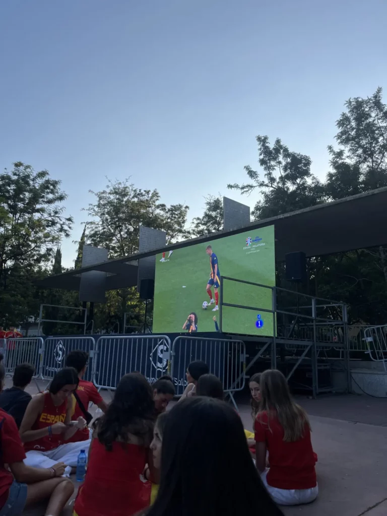Qué pantalla LED necesito para un alquiler en un evento deportivo